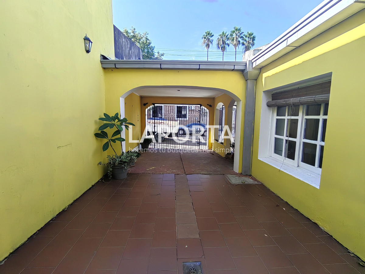 Casa ID.919/Casa-en-venta-y-alquiler-en-zona-centro-de-Salto - Casa en venta y alquiler en zona centro de Salto