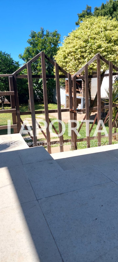 Casa ID.655/Casa-en-venta-en-zona-centro,-cerca-de-universidades-en-Salto - Casa en venta en zona centro, cerca de universidades en Salto