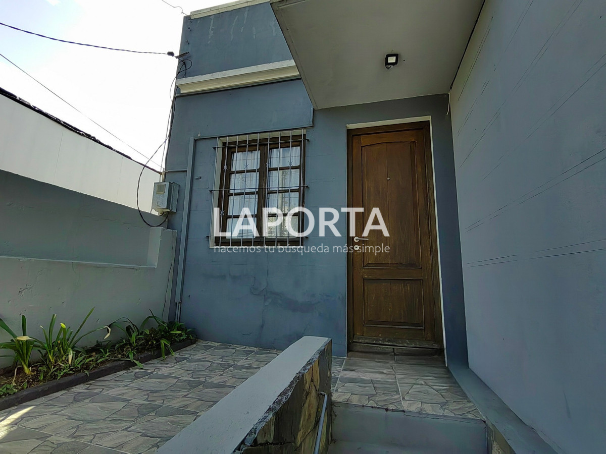 Casa ID.655/Casa-en-venta-en-zona-centro,-cerca-de-universidades-en-Salto - Casa en venta en zona centro, cerca de universidades en Salto