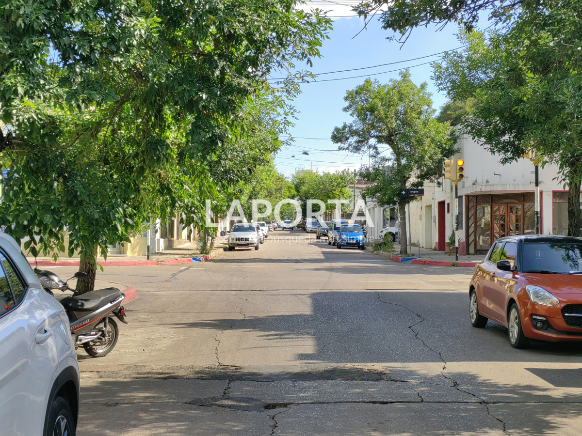 Casa ID.572/Casa-en-Venta-en-el-Centro-de-Salto - Casa en Venta en el Centro de Salto