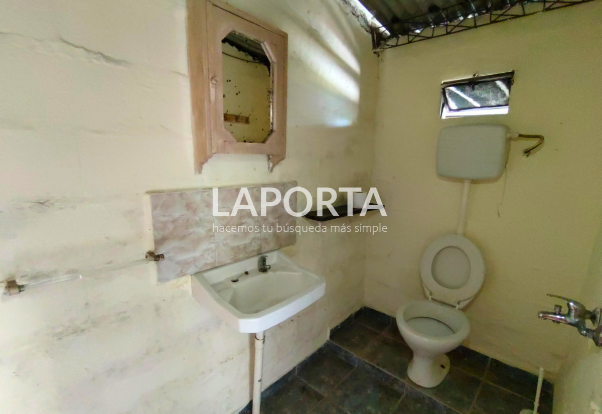 Casa ID.1506/Casa-en-venta-con-amplios-espacios-en-zona-sur-de-Salto. - Casa en venta con amplios espacios en zona sur de Salto.