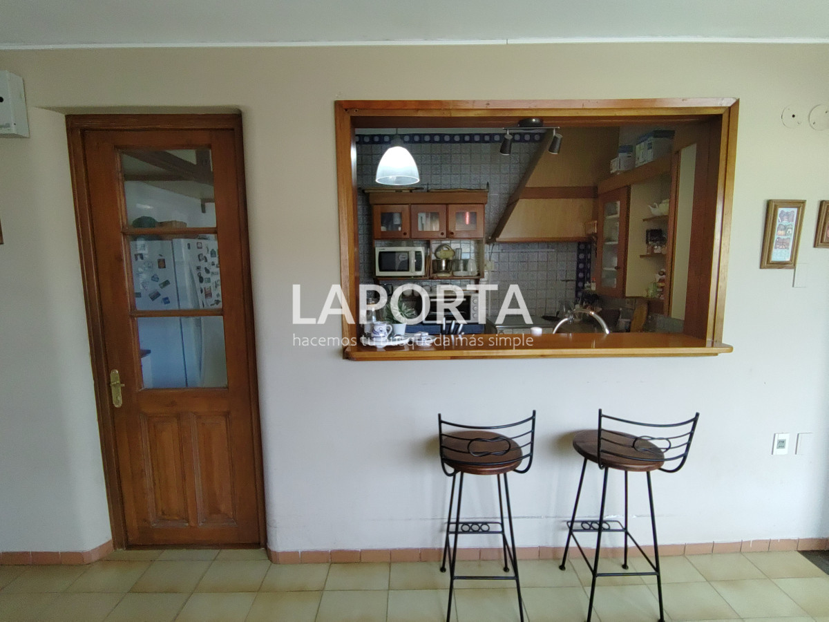 Casa ID.357/Casa-en-Venta-en-el-centro-frente-a-Plaza-Artigas - Casa en Venta en el centro frente a Plaza Artigas