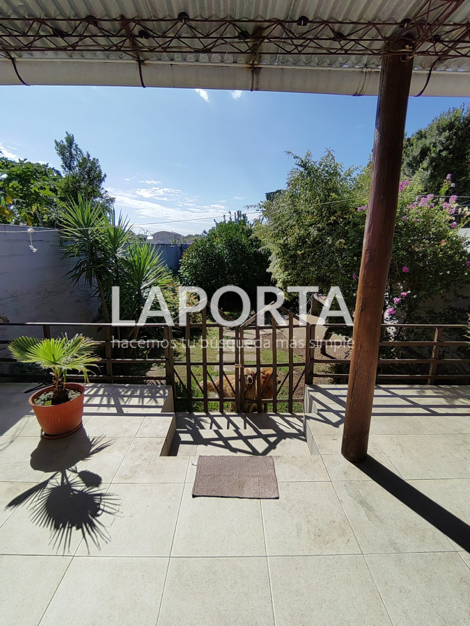 Casa ID.655/Casa-en-venta-en-zona-centro,-cerca-de-universidades-en-Salto - Casa en venta en zona centro, cerca de universidades en Salto