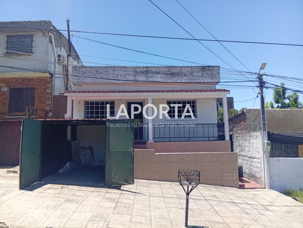 Casa ID.1480/Casa-en-venta-a-pocas-cuadras-del-centro,-Salto. - Casa en venta a pocas cuadras del centro, Salto.