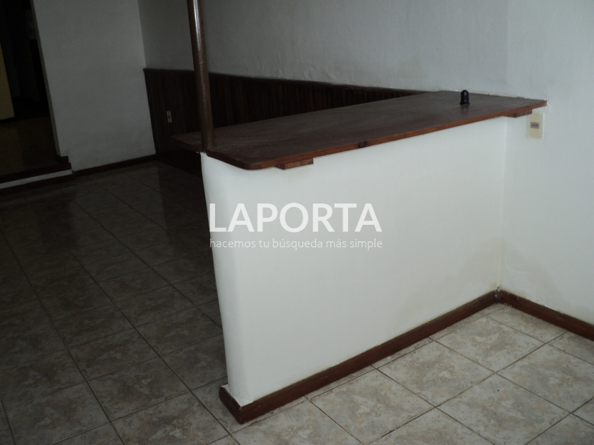 Casa ID.1779/Casa-de-2-dormitorios-en-alquiler-zona-Shopping - Casa de 2 dormitorios en alquiler zona Shopping