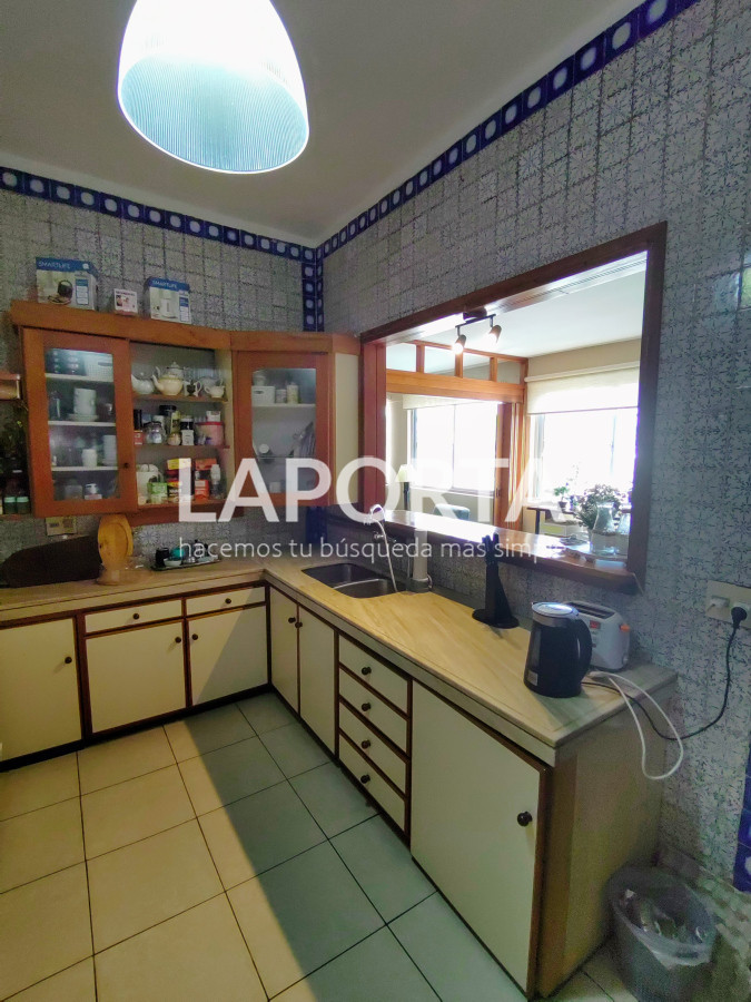 Casa ID.357/Casa-en-Venta-en-el-centro-frente-a-Plaza-Artigas - Casa en Venta en el centro frente a Plaza Artigas