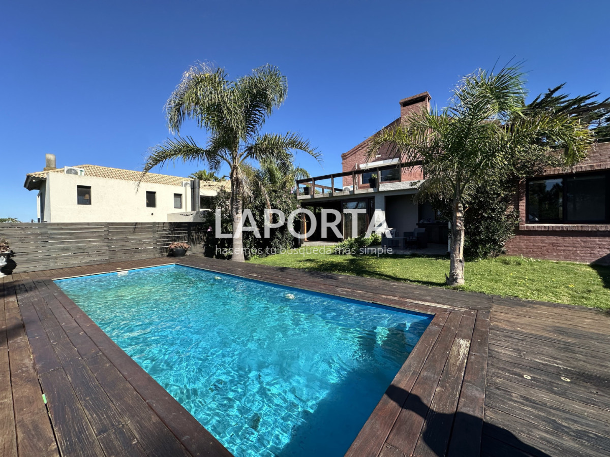 Casa ID.1265/Venta-de-casa-en-La-Barra-a-100-metros-de-playa-Montoya - Venta de casa en La Barra a 100 metros de playa Montoya