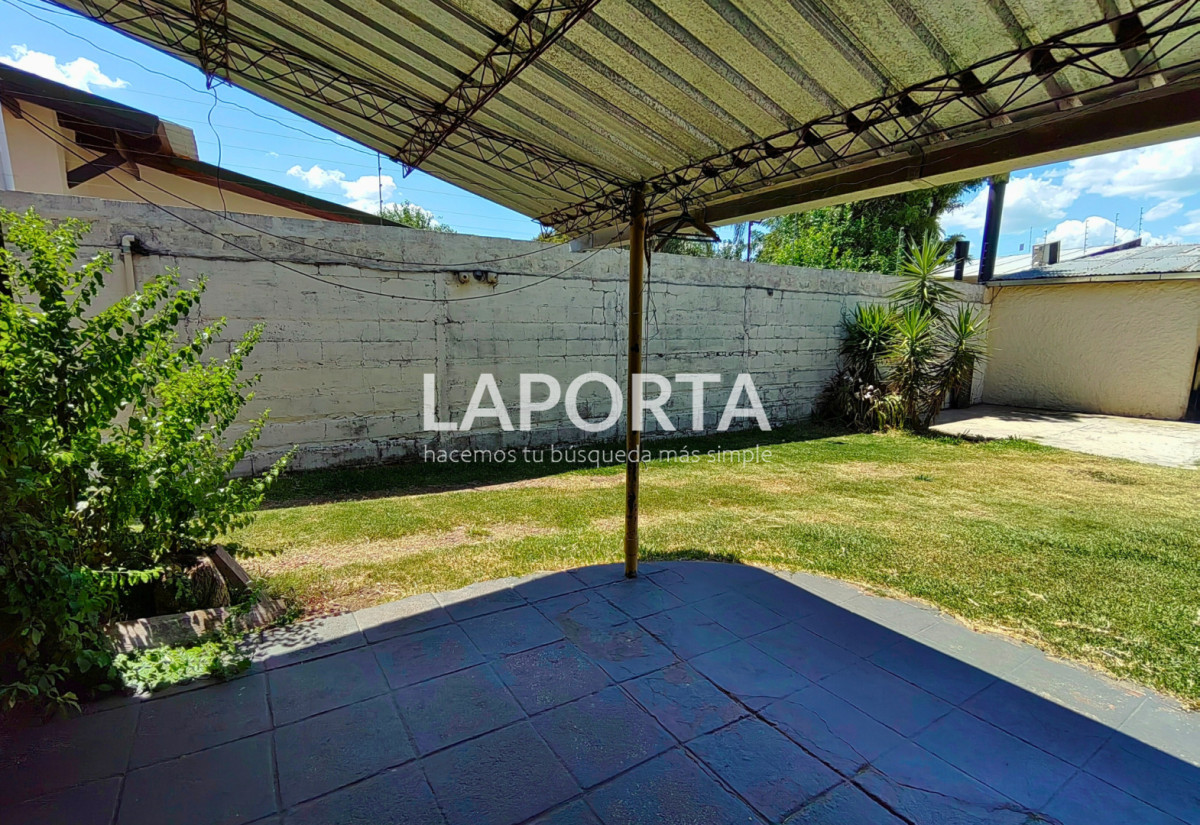 Casa ID.1506/Casa-en-venta-con-amplios-espacios-en-zona-sur-de-Salto. - Casa en venta con amplios espacios en zona sur de Salto.