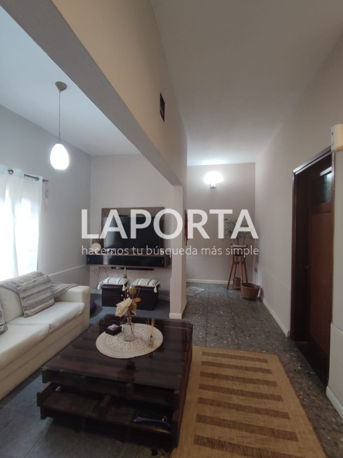 Casa ID.336/Venta-casa-ph-3-dormitorios,-azotea-con-parrillero-en-Brazo-Oriental - Venta casa ph 3 dormitorios, azotea con parrillero en Brazo Oriental