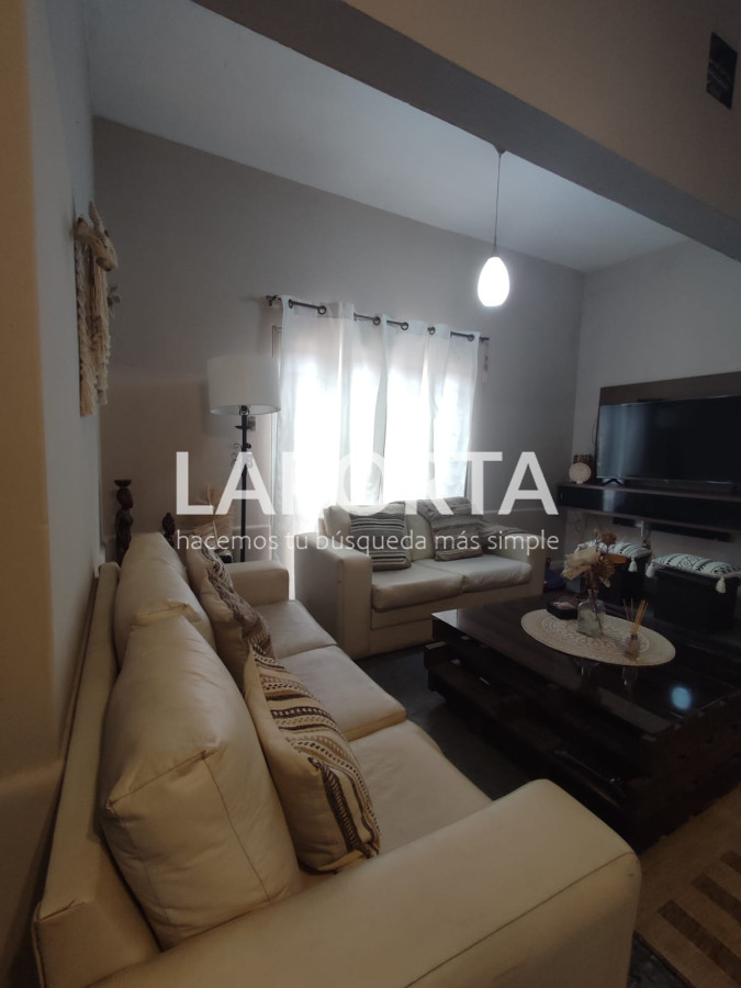 Casa ID.336/Venta-casa-ph-3-dormitorios,-azotea-con-parrillero-en-Brazo-Oriental - Venta casa ph 3 dormitorios, azotea con parrillero en Brazo Oriental