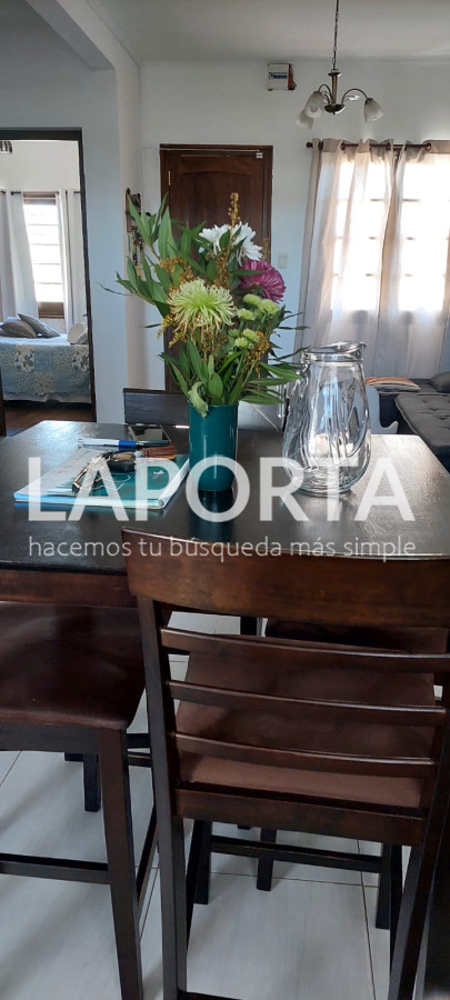 Casa ID.655/Casa-en-venta-en-zona-centro,-cerca-de-universidades-en-Salto - Casa en venta en zona centro, cerca de universidades en Salto