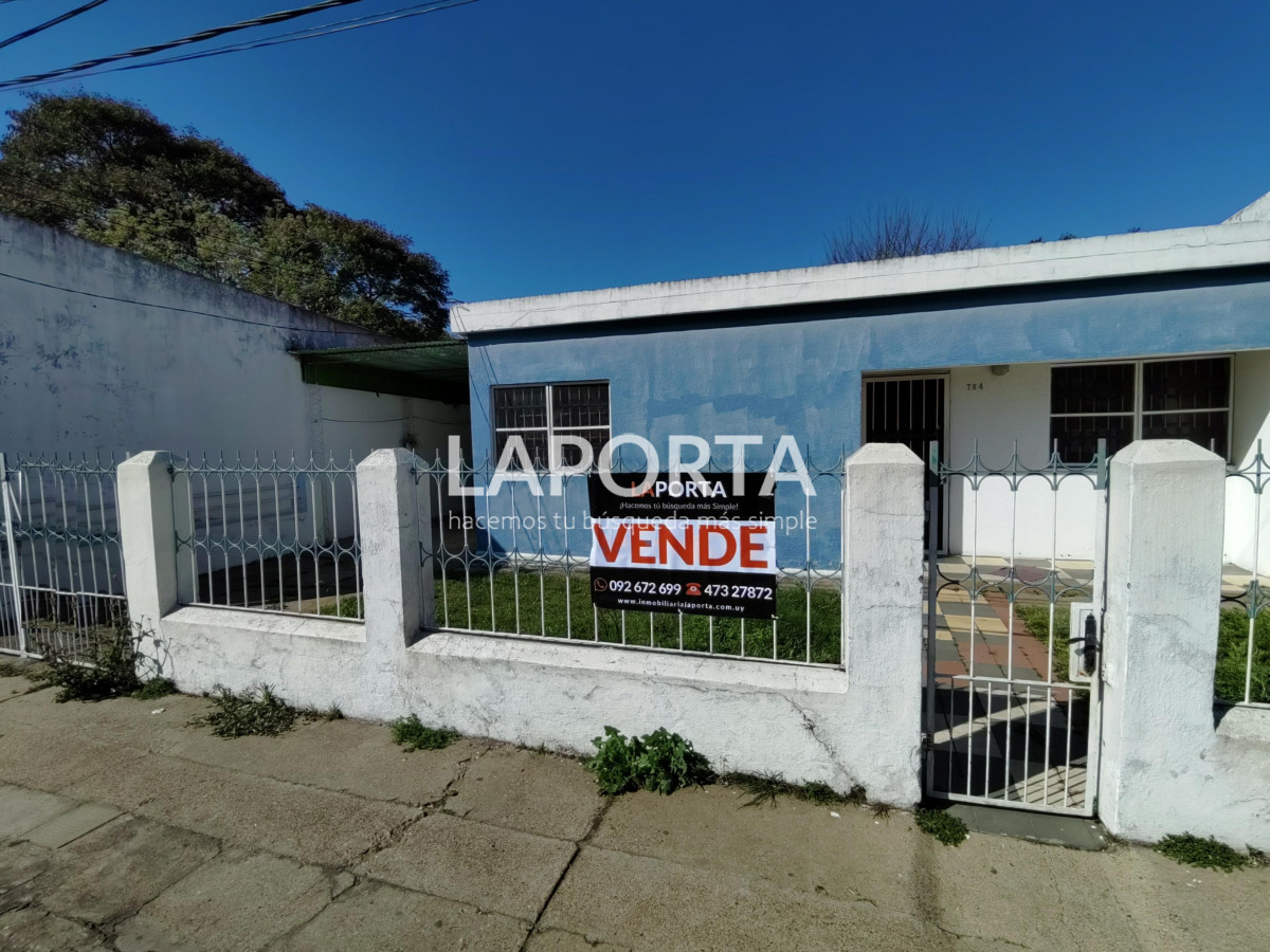 Casa ID.407/Casa-en-venta-en-avenida-principal-de-Salto-Nuevo - Casa en venta en avenida principal de Salto Nuevo