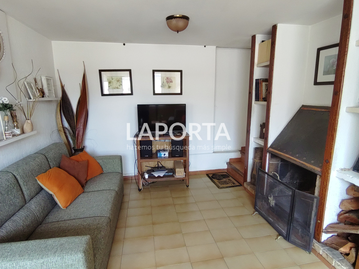 Casa ID.357/Casa-en-Venta-en-el-centro-frente-a-Plaza-Artigas - Casa en Venta en el centro frente a Plaza Artigas