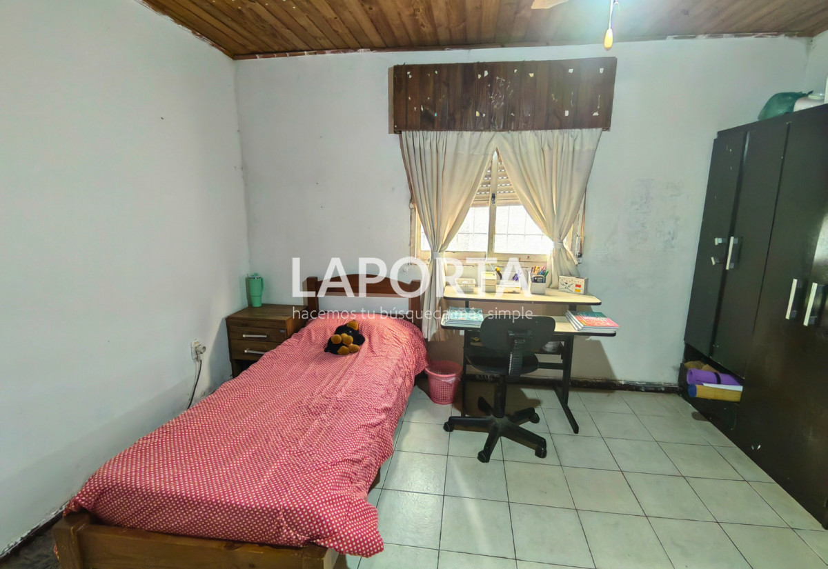 Casa ID.1425/Casa-en-venta-a-pocas-cuadras-del-shopping,-Salto. - Casa en venta a pocas cuadras del shopping, Salto.