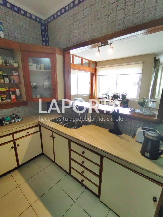 Casa ID.357/Casa-en-Venta-en-el-centro-frente-a-Plaza-Artigas - Casa en Venta en el centro frente a Plaza Artigas