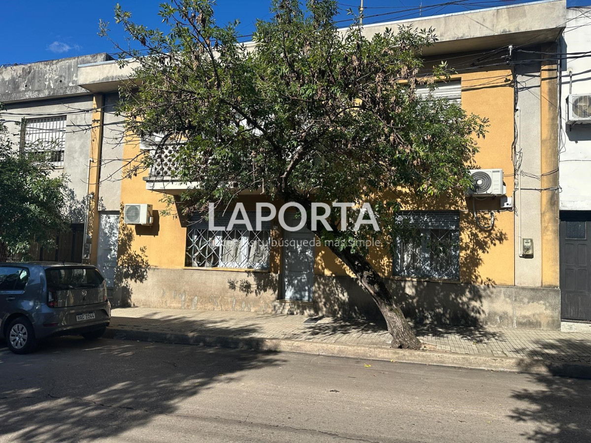 Casa ID.572/Casa-en-Venta-en-el-Centro-de-Salto - Casa en Venta en el Centro de Salto