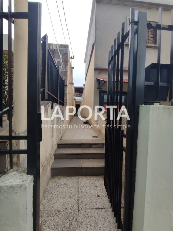 Casa ID.336/Venta-casa-ph-3-dormitorios,-azotea-con-parrillero-en-Brazo-Oriental - Venta casa ph 3 dormitorios, azotea con parrillero en Brazo Oriental