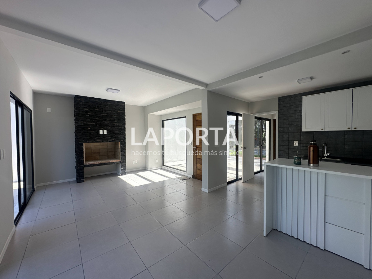 Casa ID.718/Casa-en-venta-en-Parque-Burnett-de-Punta-del-Este - Casa en venta en Parque Burnett de Punta del Este