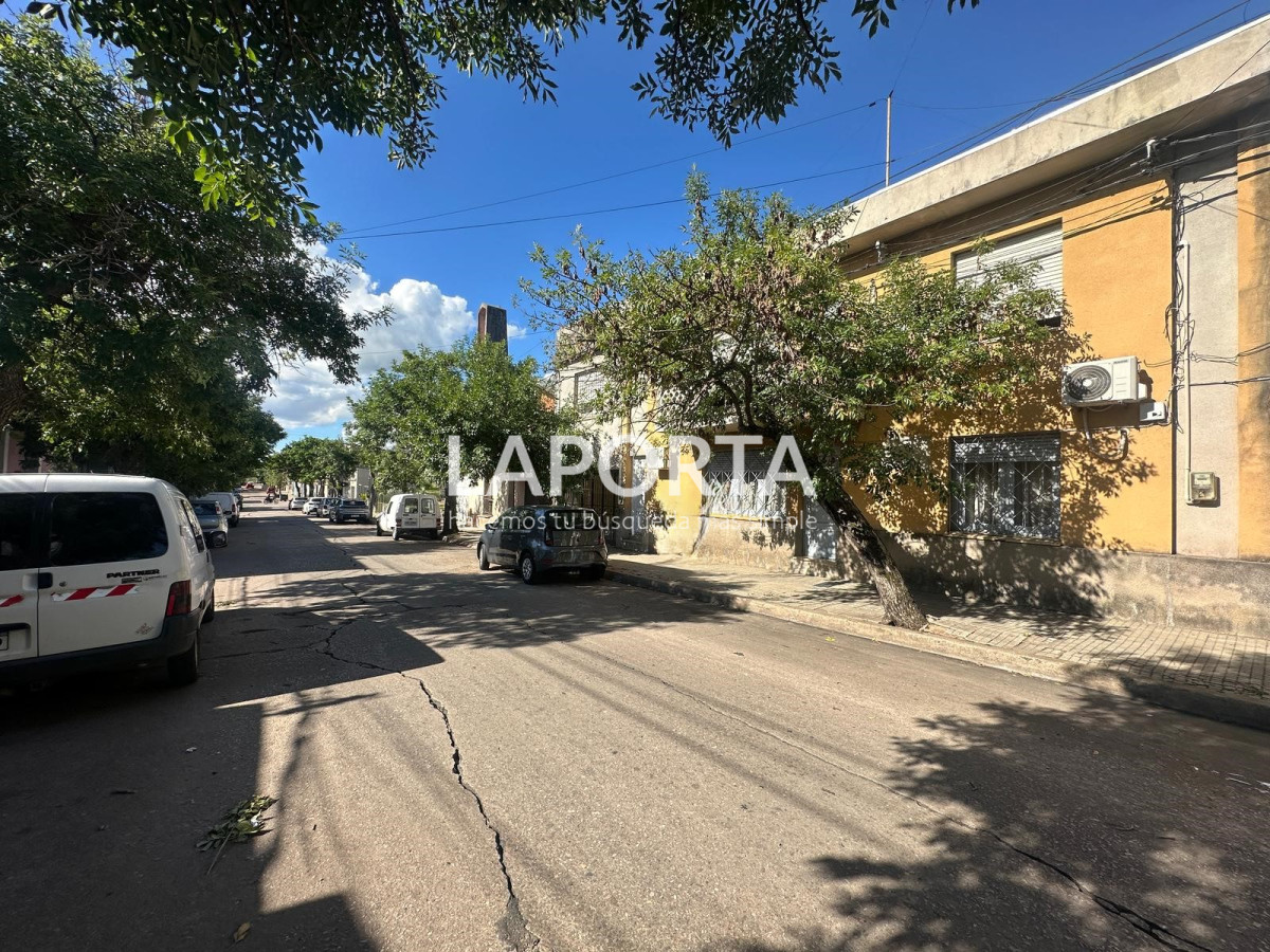Casa ID.572/Casa-en-Venta-en-el-Centro-de-Salto - Casa en Venta en el Centro de Salto