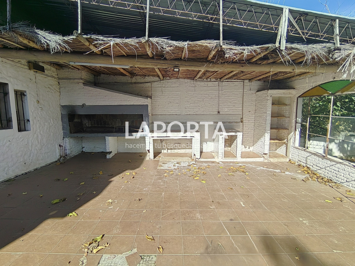 Casa ID.919/Casa-en-venta-y-alquiler-en-zona-centro-de-Salto - Casa en venta y alquiler en zona centro de Salto