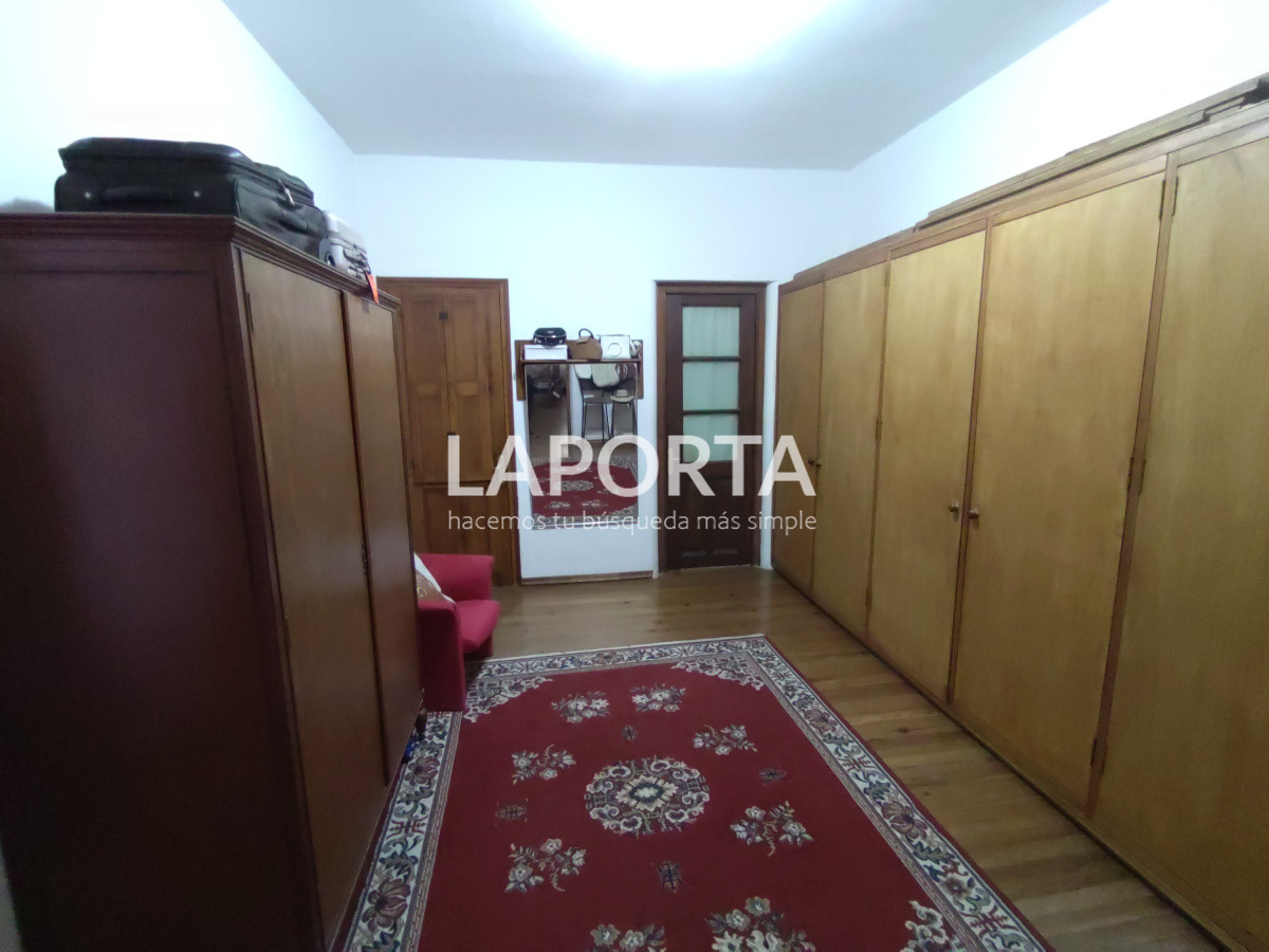 Casa ID.357/Casa-en-Venta-en-el-centro-frente-a-Plaza-Artigas - Casa en Venta en el centro frente a Plaza Artigas