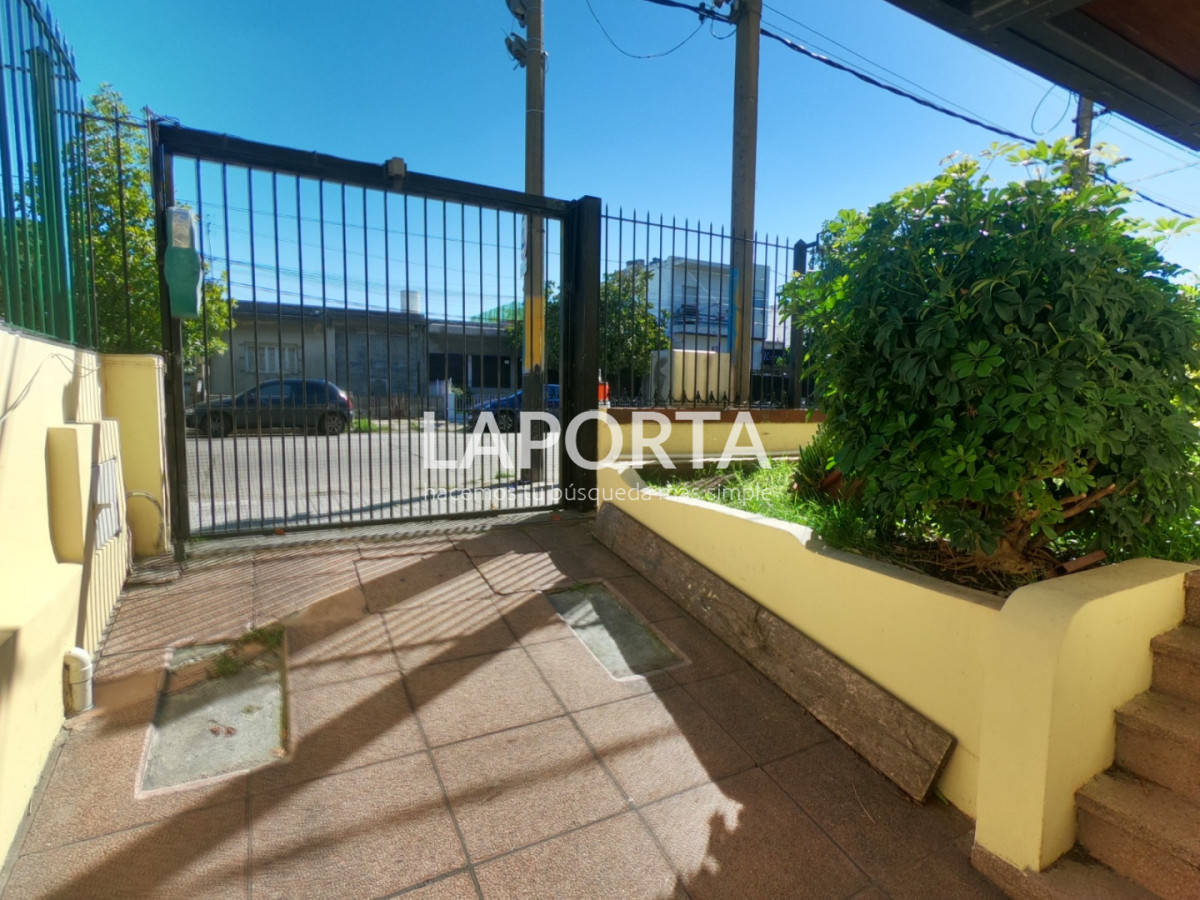 Casa ID.1757/Casa-de-Categoría-en-Atahualpa- - Casa de Categoría en Atahualpa 