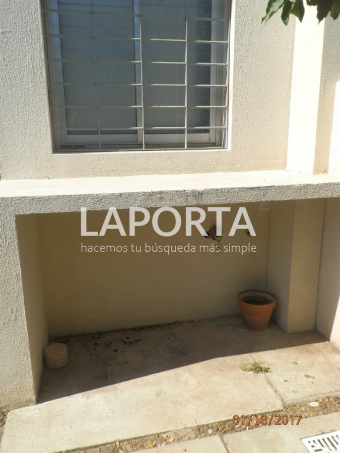 Casa ID.1500/Casa-en-venta-en-complejo-Aires-del-Laurel - Casa en venta en complejo Aires del Laurel