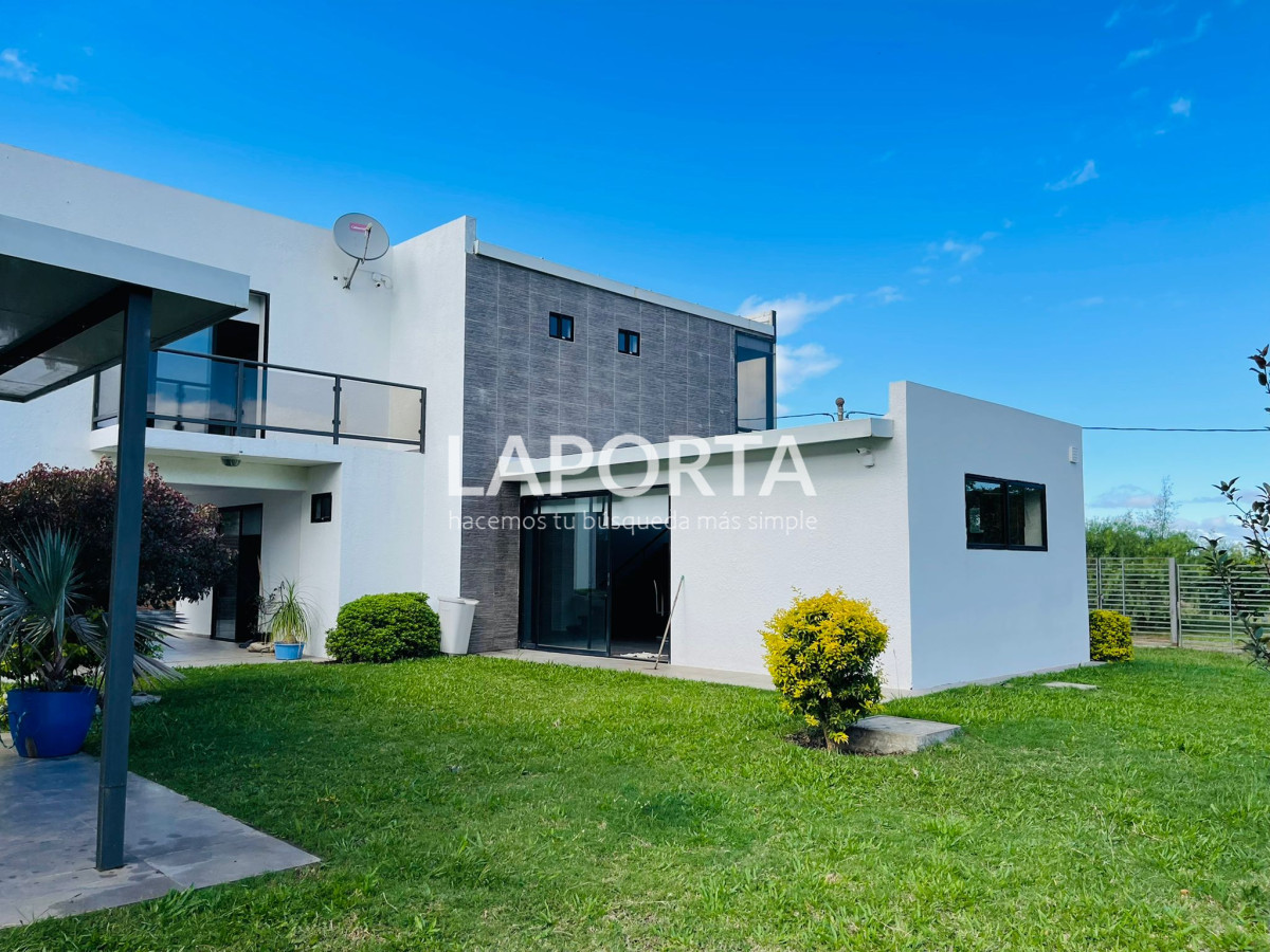 Casa ID.796/Casa-en-venta-en-Arenitas-Blancas- - Casa en venta en Arenitas Blancas 