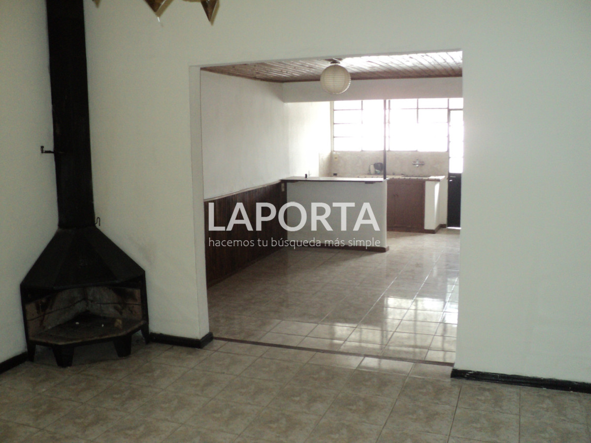 Casa ID.1779/Casa-de-2-dormitorios-en-alquiler-zona-Shopping - Casa de 2 dormitorios en alquiler zona Shopping