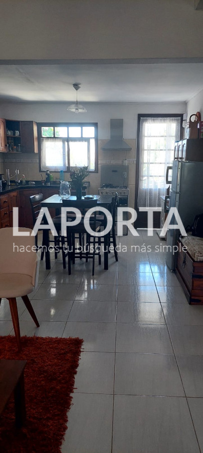 Casa ID.655/Casa-en-venta-en-zona-centro,-cerca-de-universidades-en-Salto - Casa en venta en zona centro, cerca de universidades en Salto