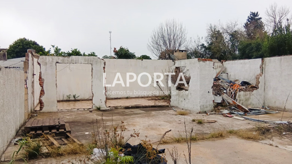 Casa ID.950/Oportunidad-en-Zona-Ceibal--Casa-para-Reciclar-a-Metros-de-Todo - Oportunidad en Zona Ceibal - Casa para Reciclar a Metros de Todo