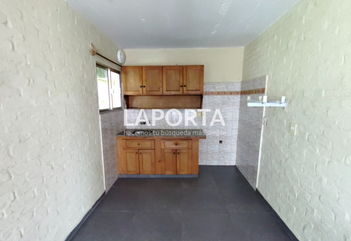 Casa ID.1506/Casa-en-venta-con-amplios-espacios-en-zona-sur-de-Salto. - Casa en venta con amplios espacios en zona sur de Salto.