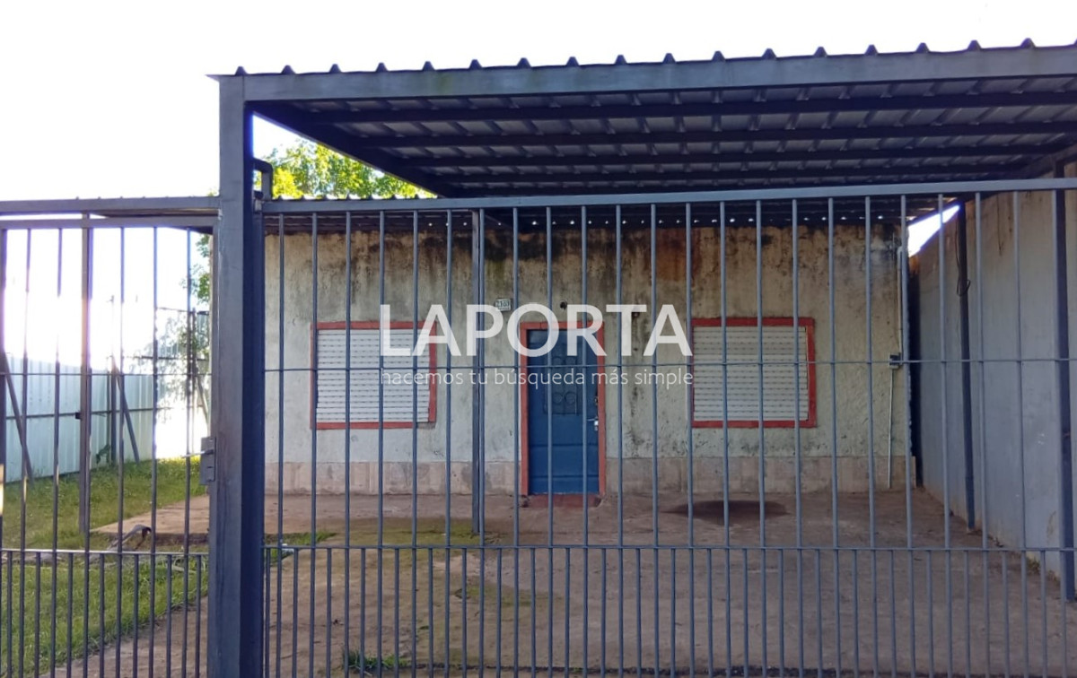 Casa ID.984/Casa-en-venta-para-reciclar-en-Salto - Casa en venta para reciclar en Salto