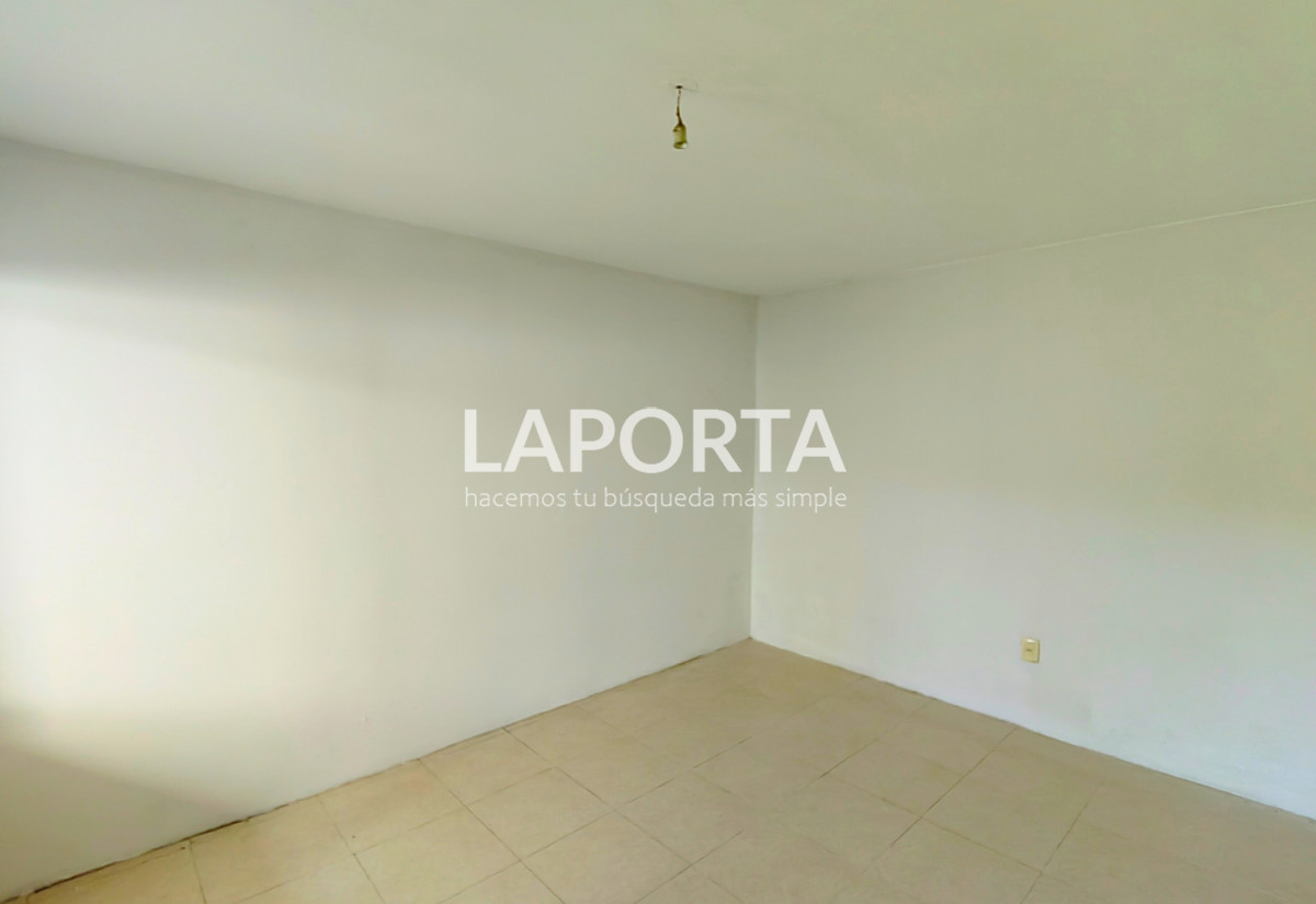 Casa ID.1528/Casa-en-venta-en-zona-Cerro,-Salto. - Casa en venta en zona Cerro, Salto.