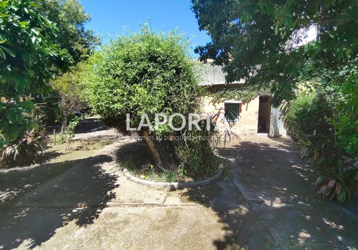 Casa ID.1306/Casa-en-venta-en-zona-centro-y-a-pasos-del-puerto,-Salto - Casa en venta en zona centro y a pasos del puerto, Salto