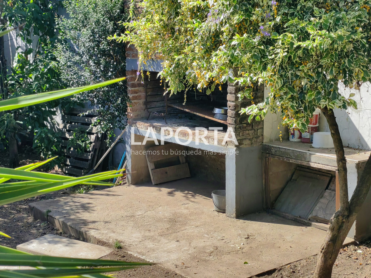 Casa ID.655/Casa-en-venta-en-zona-centro,-cerca-de-universidades-en-Salto - Casa en venta en zona centro, cerca de universidades en Salto