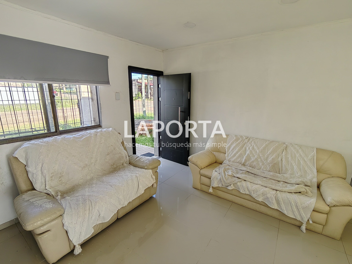 Casa ID.1276/Casa-reciclada-en-venta-en-Salto - Casa reciclada en venta en Salto