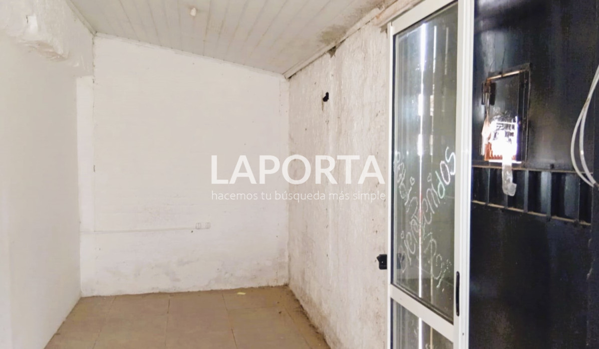 Casa ID.950/Oportunidad-en-Zona-Ceibal--Casa-para-Reciclar-a-Metros-de-Todo - Oportunidad en Zona Ceibal - Casa para Reciclar a Metros de Todo