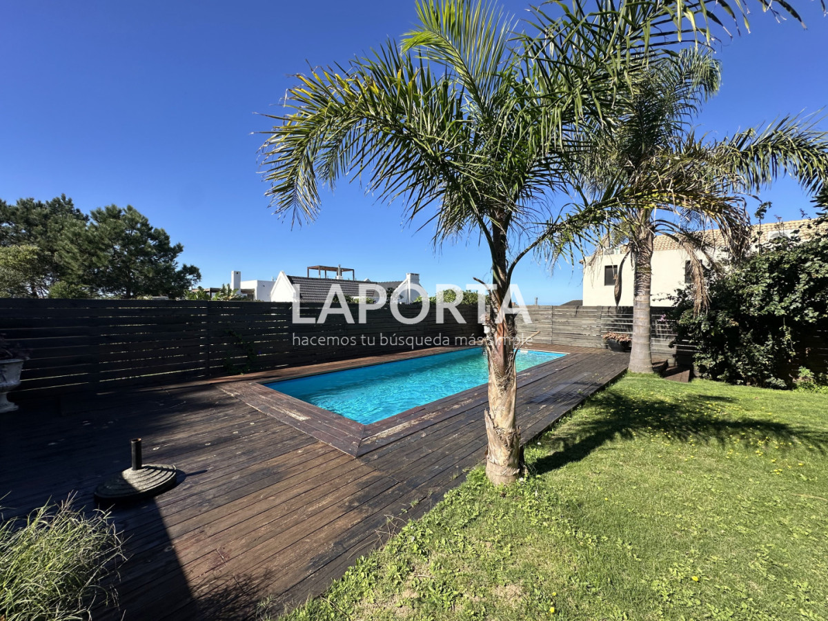 Casa ID.1265/Venta-de-casa-en-La-Barra-a-100-metros-de-playa-Montoya - Venta de casa en La Barra a 100 metros de playa Montoya