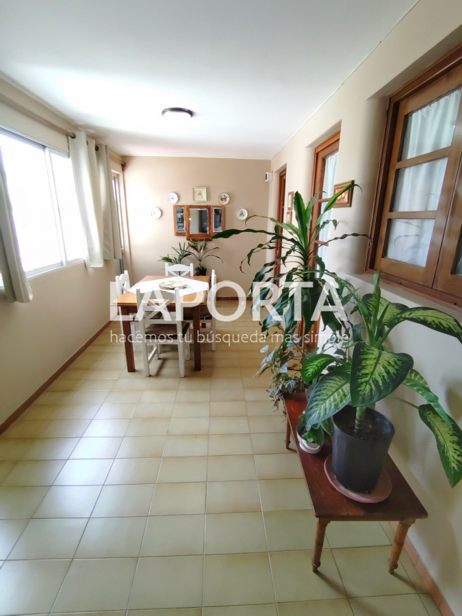 Casa ID.357/Casa-en-Venta-en-el-centro-frente-a-Plaza-Artigas - Casa en Venta en el centro frente a Plaza Artigas