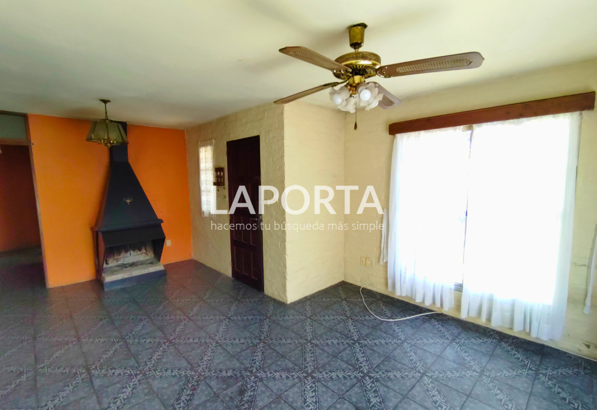 Casa ID.1506/Casa-en-venta-con-amplios-espacios-en-zona-sur-de-Salto. - Casa en venta con amplios espacios en zona sur de Salto.