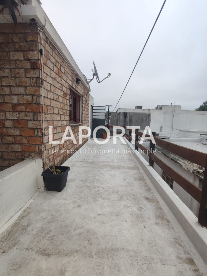 Casa ID.336/Venta-casa-ph-3-dormitorios,-azotea-con-parrillero-en-Brazo-Oriental - Venta casa ph 3 dormitorios, azotea con parrillero en Brazo Oriental