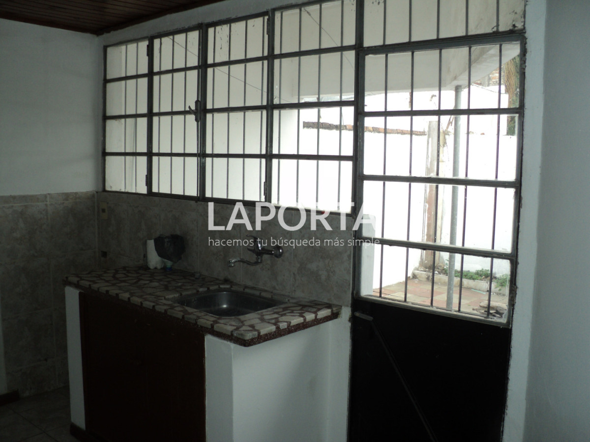 Casa ID.1779/Casa-de-2-dormitorios-en-alquiler-zona-Shopping - Casa de 2 dormitorios en alquiler zona Shopping