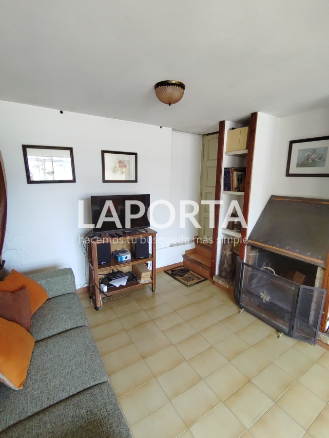 Casa ID.357/Casa-en-Venta-en-el-centro-frente-a-Plaza-Artigas - Casa en Venta en el centro frente a Plaza Artigas