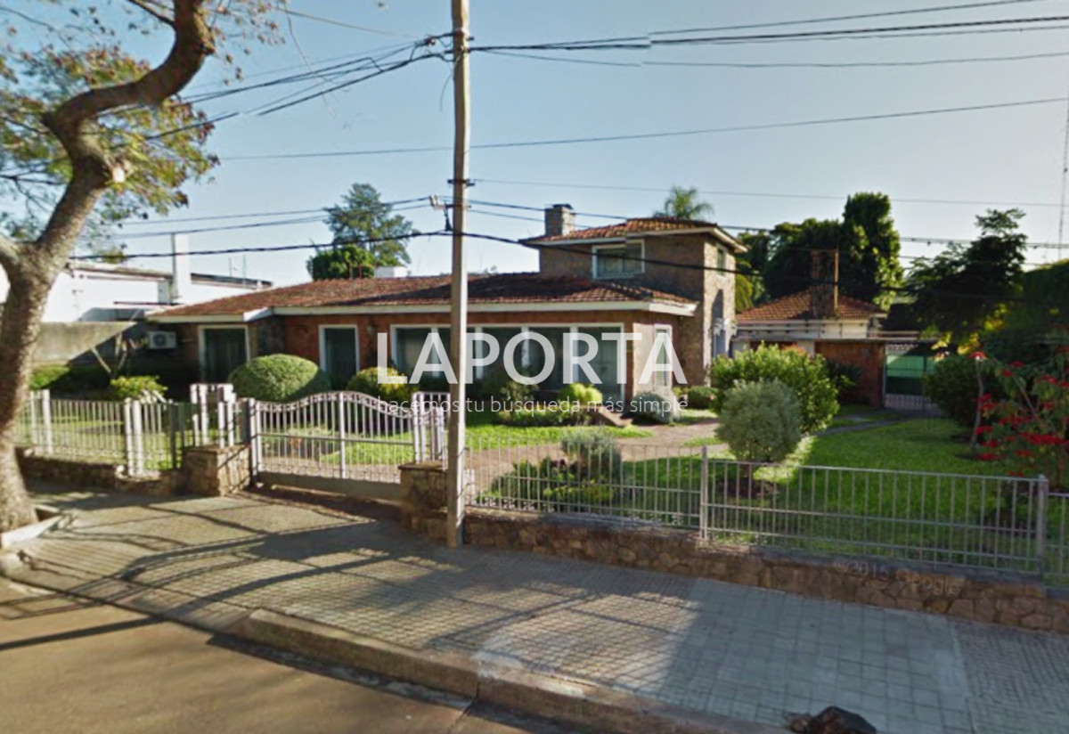 Casa ID.1380/Casa-en-venta-en-zona-centro-de-Salto. - Casa en venta en zona centro de Salto.