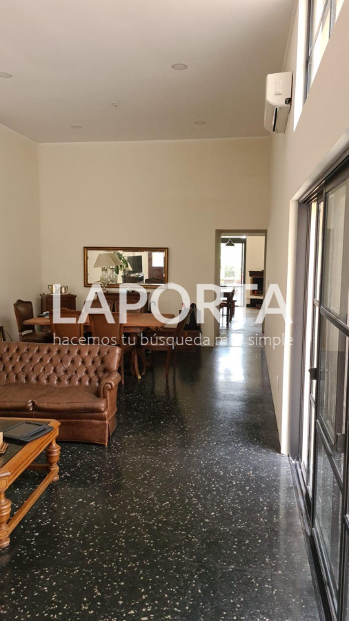 Casa ID.1169/Casa-en-venta-en-el-centro-de-Salto - Casa en venta en el centro de Salto