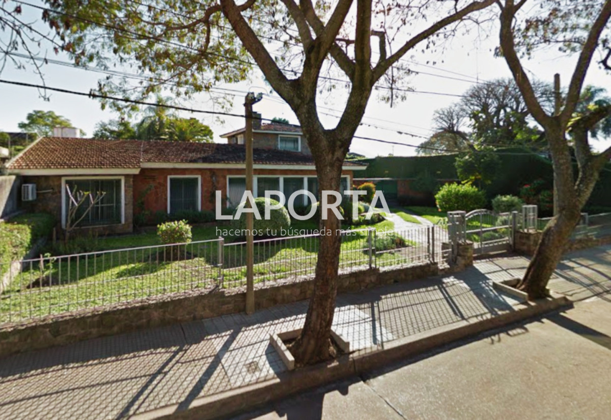 Casa ID.1380/Casa-en-venta-en-zona-centro-de-Salto. - Casa en venta en zona centro de Salto.