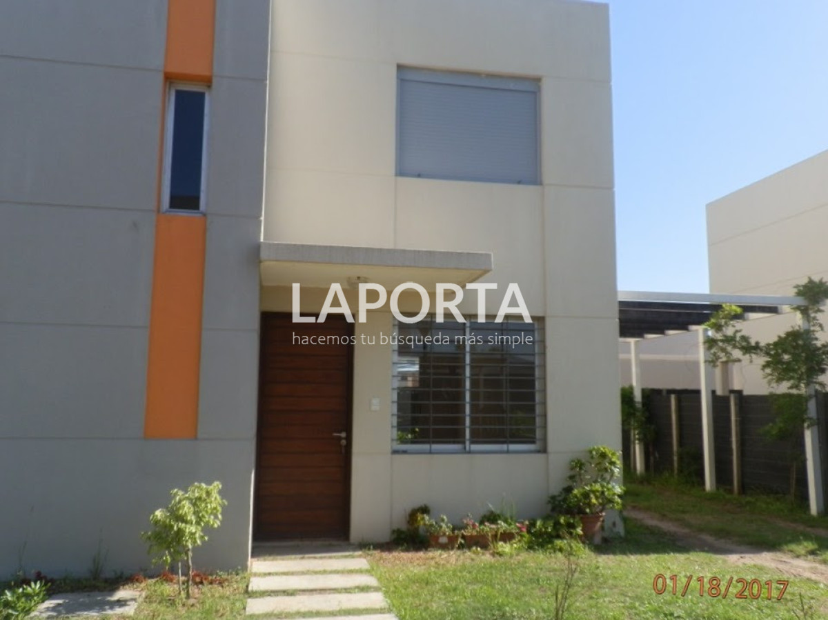Casa ID.1500/Casa-en-venta-en-complejo-Aires-del-Laurel - Casa en venta en complejo Aires del Laurel