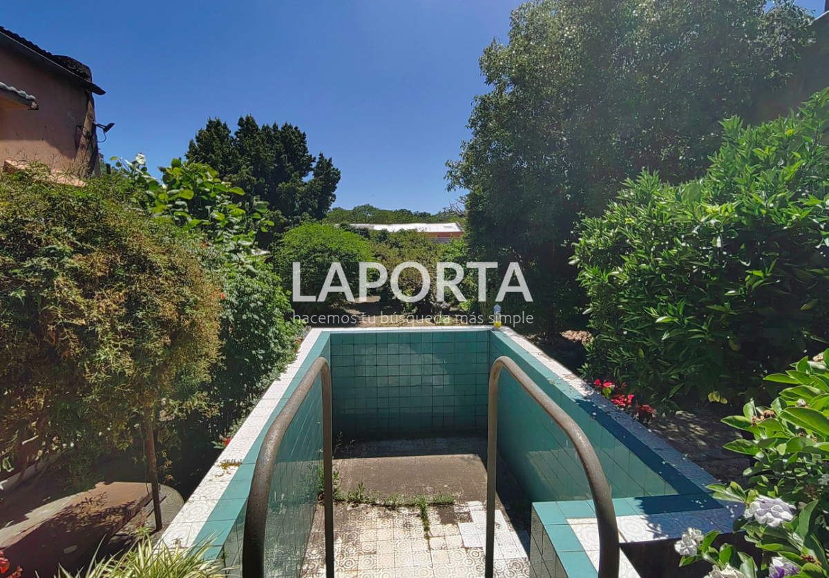 Casa ID.1306/Casa-en-venta-en-zona-centro-y-a-pasos-del-puerto,-Salto - Casa en venta en zona centro y a pasos del puerto, Salto