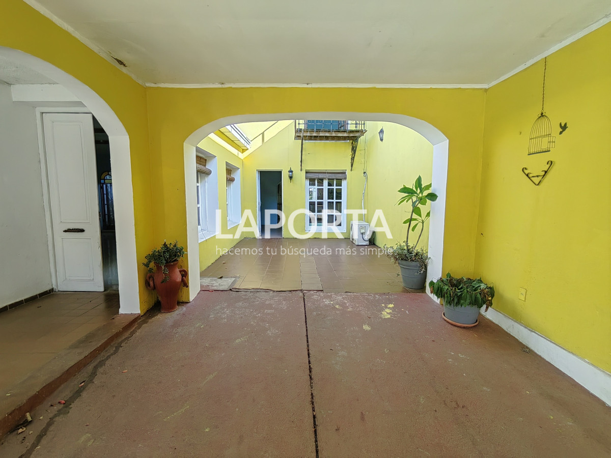 Casa ID.919/Casa-en-venta-y-alquiler-en-zona-centro-de-Salto - Casa en venta y alquiler en zona centro de Salto